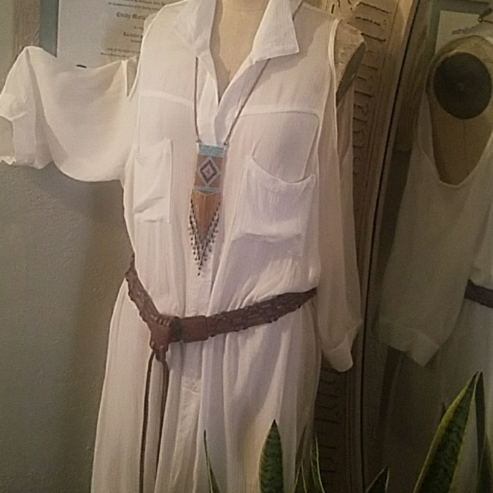 White peekaboo shoulder shirt